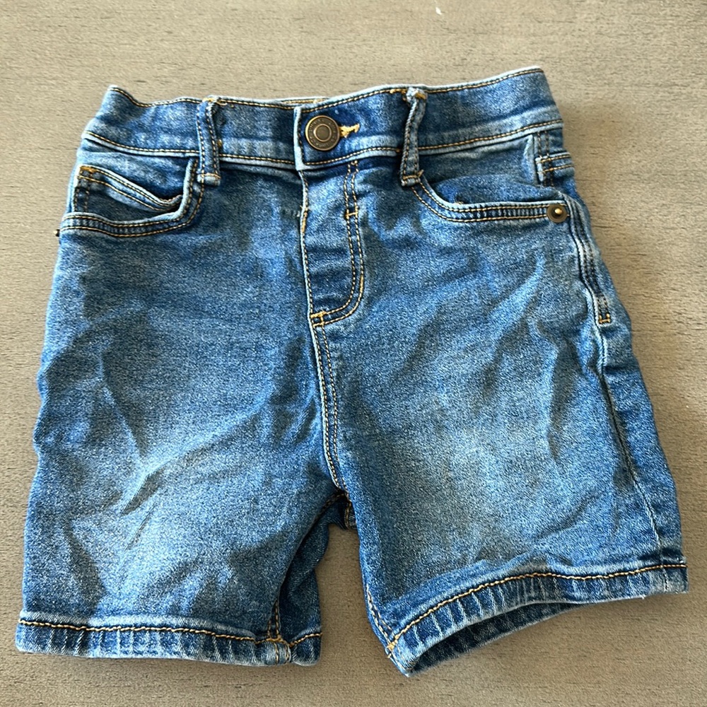 boys Little co 2T demon shorts